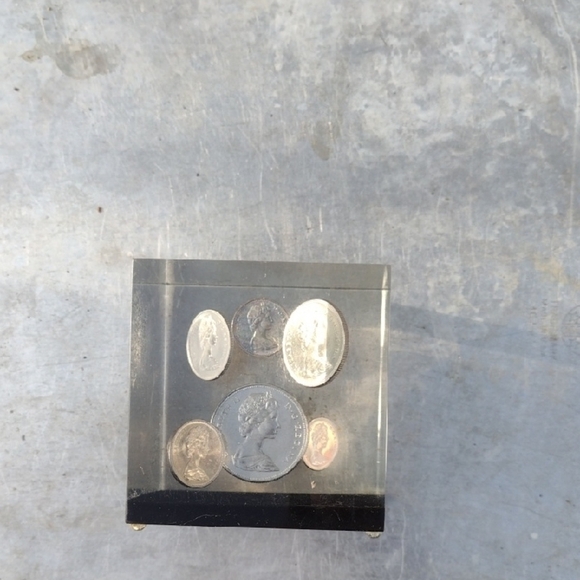 Collectible Coin Set in Display Case - Picture 1 of 2